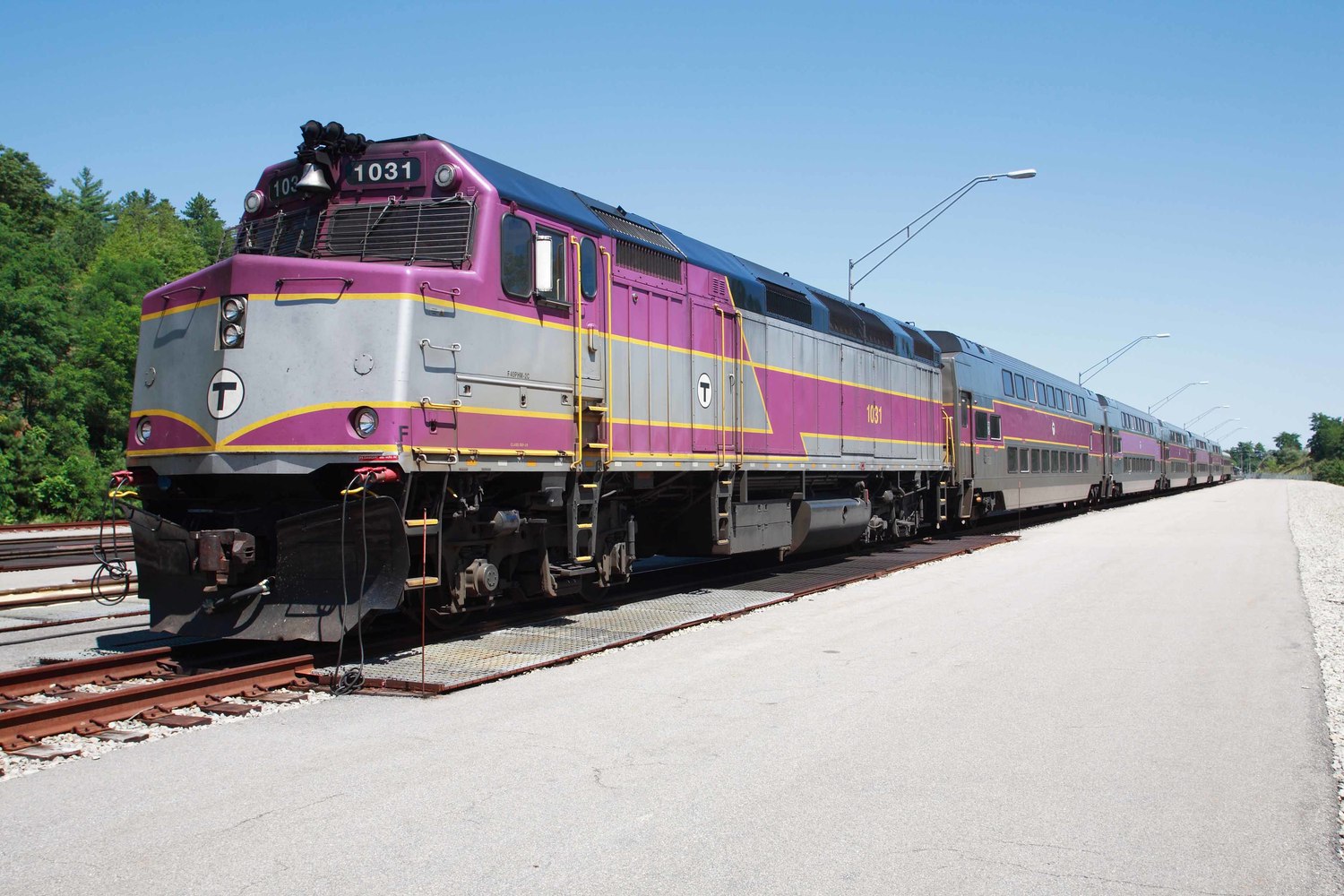 MBTA Commuter Rail to Salem MA — Newburyport Rockport Line