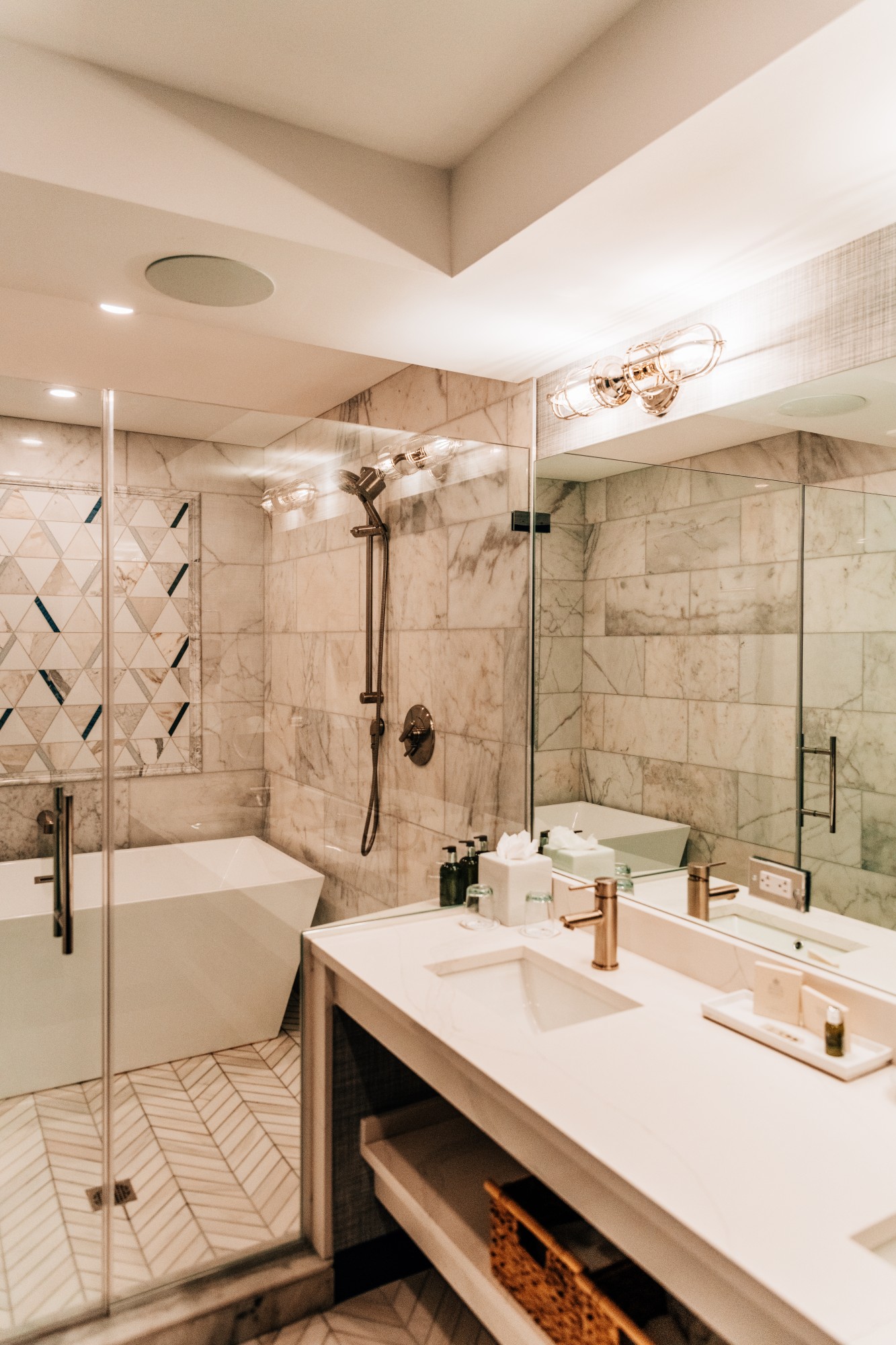 Premier King Suite at Salem Waterfront Hotel — soaking tub, vanity, wet bar
